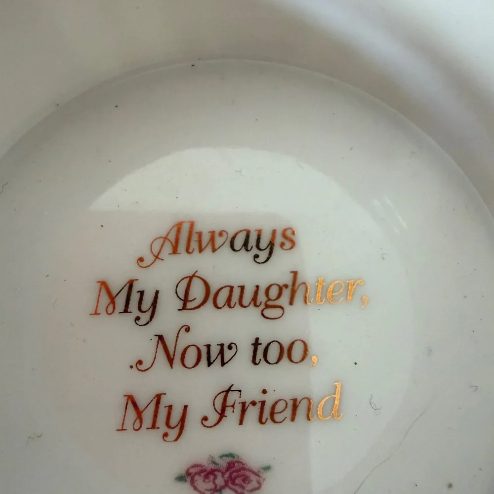 Pink and White Ceramic Gift Box - Picture 2 of 7